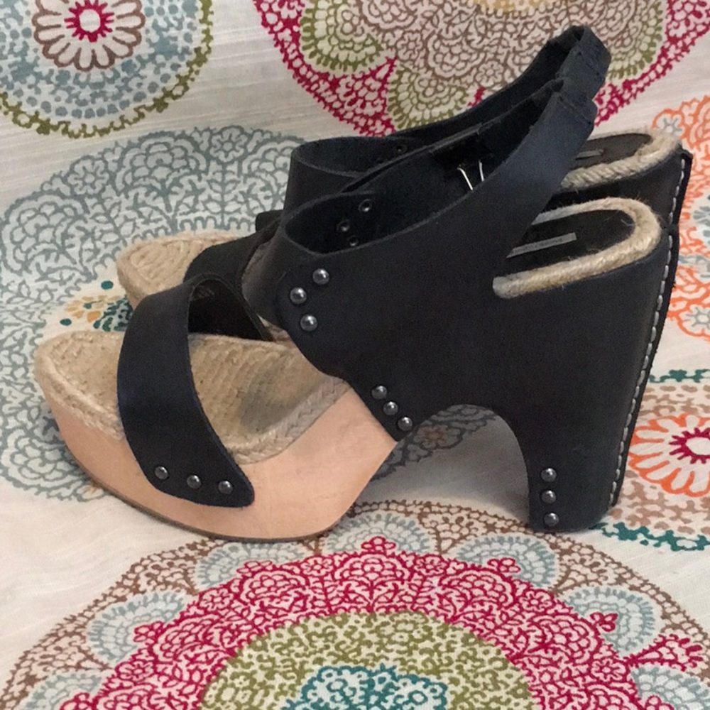 Max Studio black leather wooden heal sandals